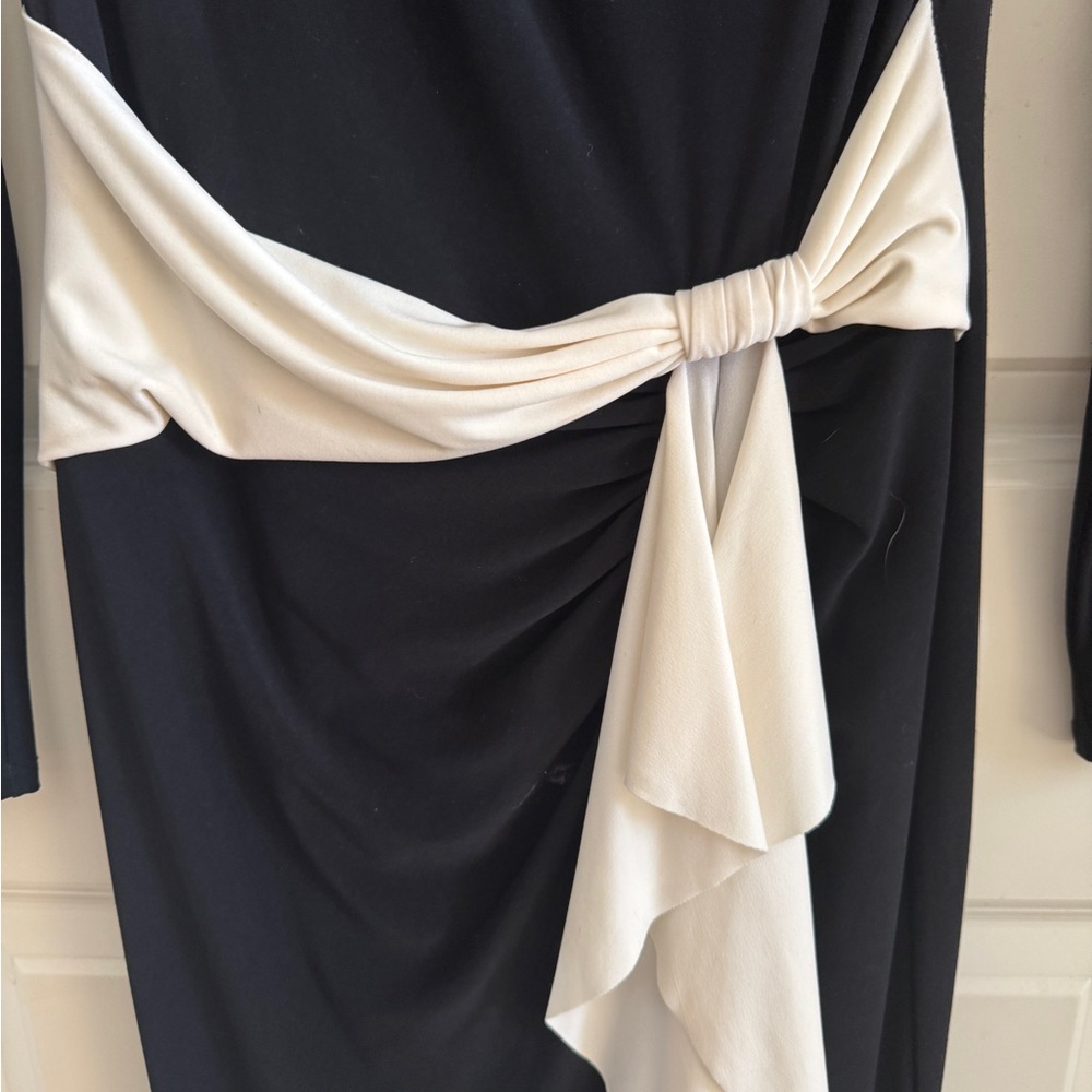 Ralph Lauren Black and White Gown w/White Bow and Draping - Size 4 - Picture 3 of 6